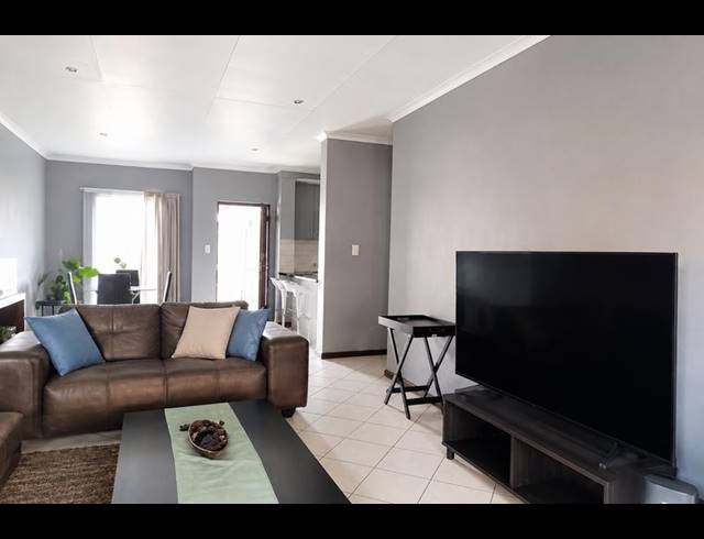 2 BEDROOM TOWNHOUSE FOR SALE IN MONAVONI